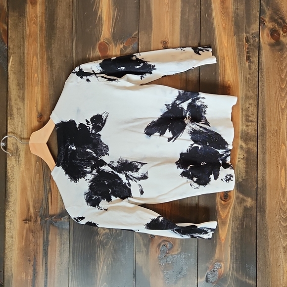 WHBM Cardigan - Picture 4 of 4